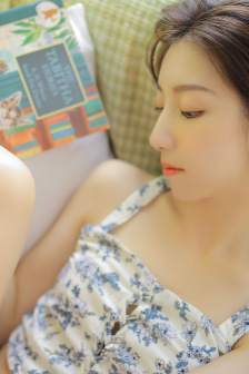 白丝女仆被弄得娇喘不停